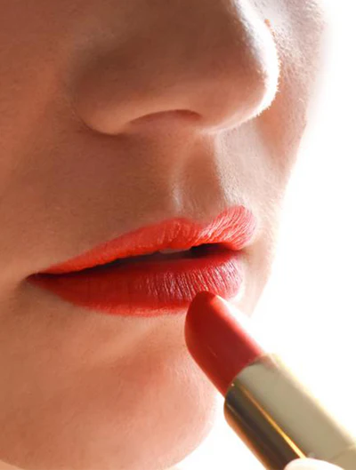 Living Nature Electric Coral Lipstick 15